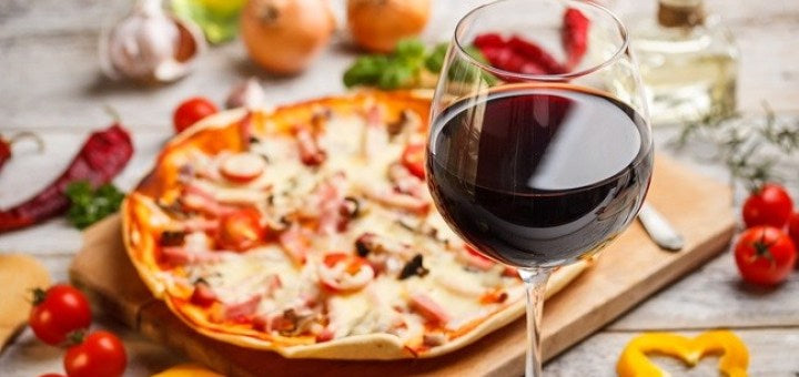 4 Wines Perfectly Paired to Pizza